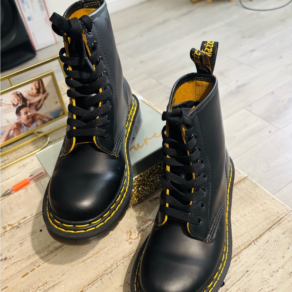 Dr. Martens 1460 black combat boots with yellow stitching 🔥